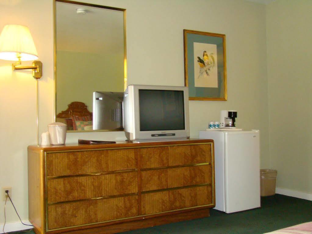 Happy Trails Motel ลัดโลว์ ภายนอก รูปภาพ